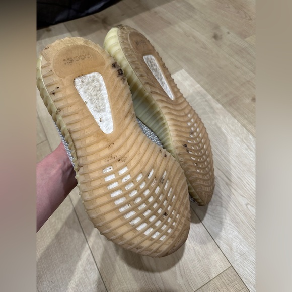 COPY - Yeezy boost 350 V2, size 7. Fits a women’s 8.5. Color lundmark - Picture 8 of 9